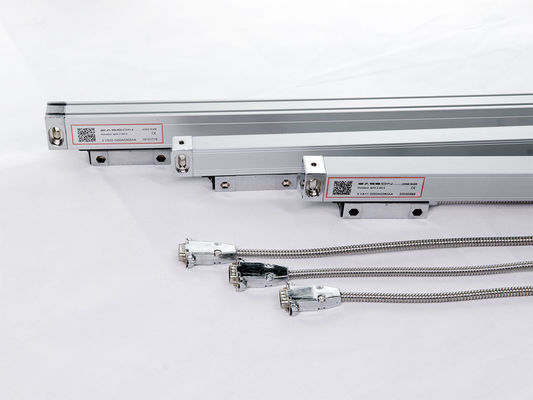 3 Axis Optical Linear Encoders พร้อมโปรแกรมหลายภาษาและความจําตําแหน่งการล้มเหลวของพลังงานเพื่อการผลิตเครื่องมือเครื่องยนต์ที่ดีขึ้น